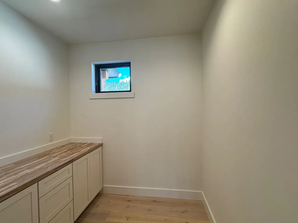 9883 Hatton Lane Lolo MT 59847