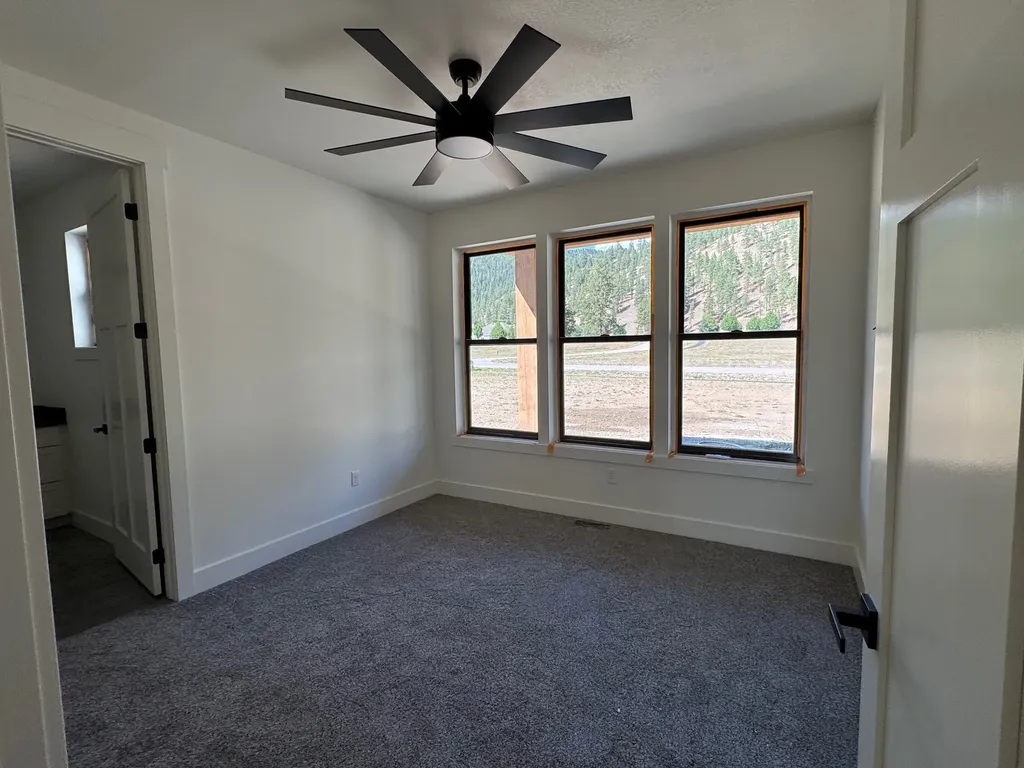 9883 Hatton Lane Lolo MT 59847
