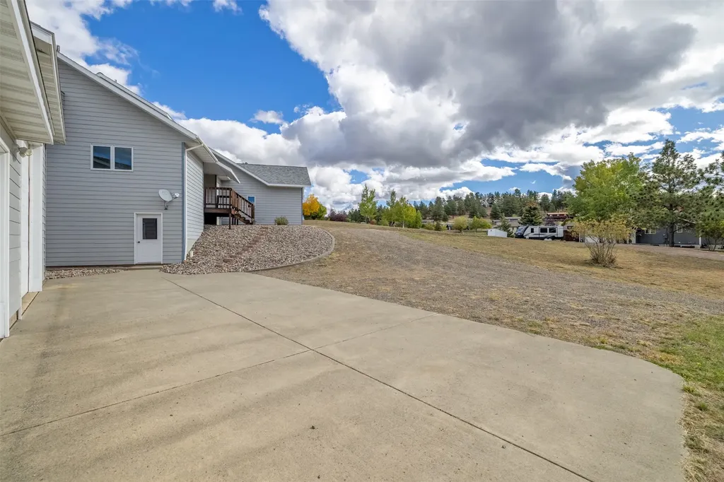 5 Crazy Mountain Cul De Sac Road Clancy MT 59634