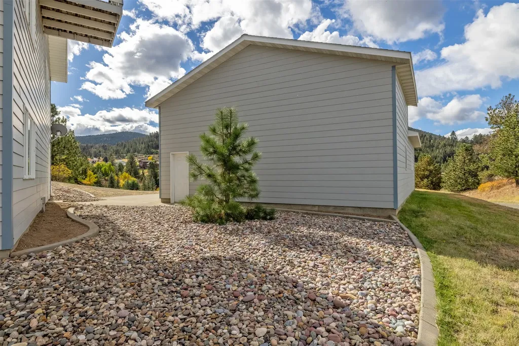 5 Crazy Mountain Cul De Sac Road Clancy MT 59634