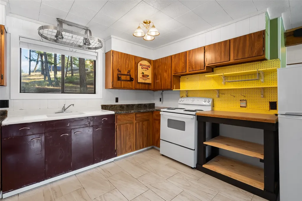 110 Happys Loop Libby MT 59923