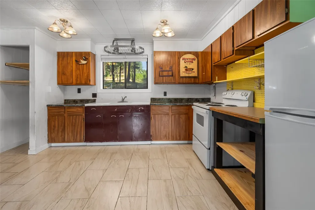 110 Happys Loop Libby MT 59923