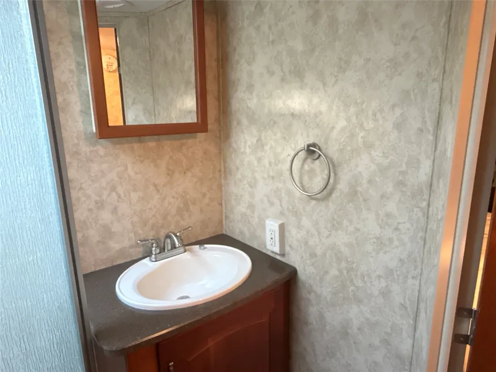 95 Reservoir Court Rexford MT 59930