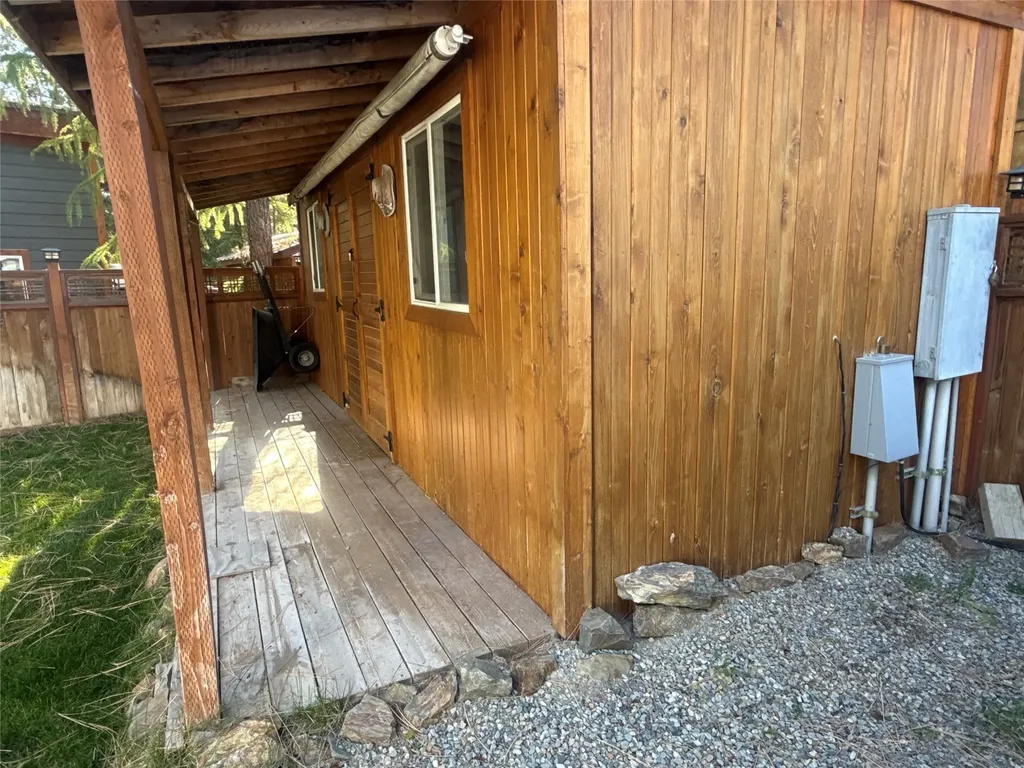 95 Reservoir Court Rexford MT 59930