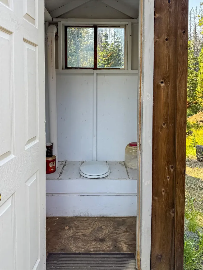 7379 Hahn Creek Road Elliston MT 59728