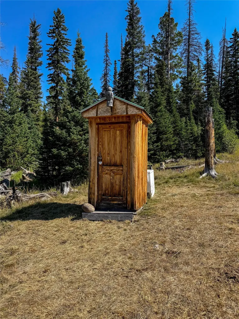 7379 Hahn Creek Road Elliston MT 59728