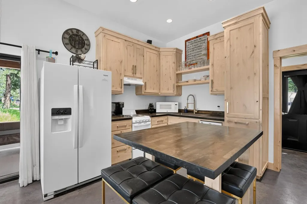 118 Salmon Drive Rexford MT 59930