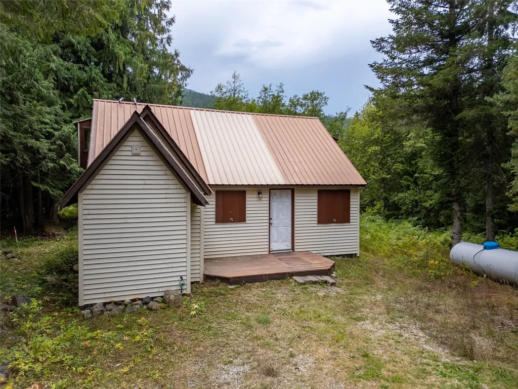 115 Thornton Lane Yaak MT 59935