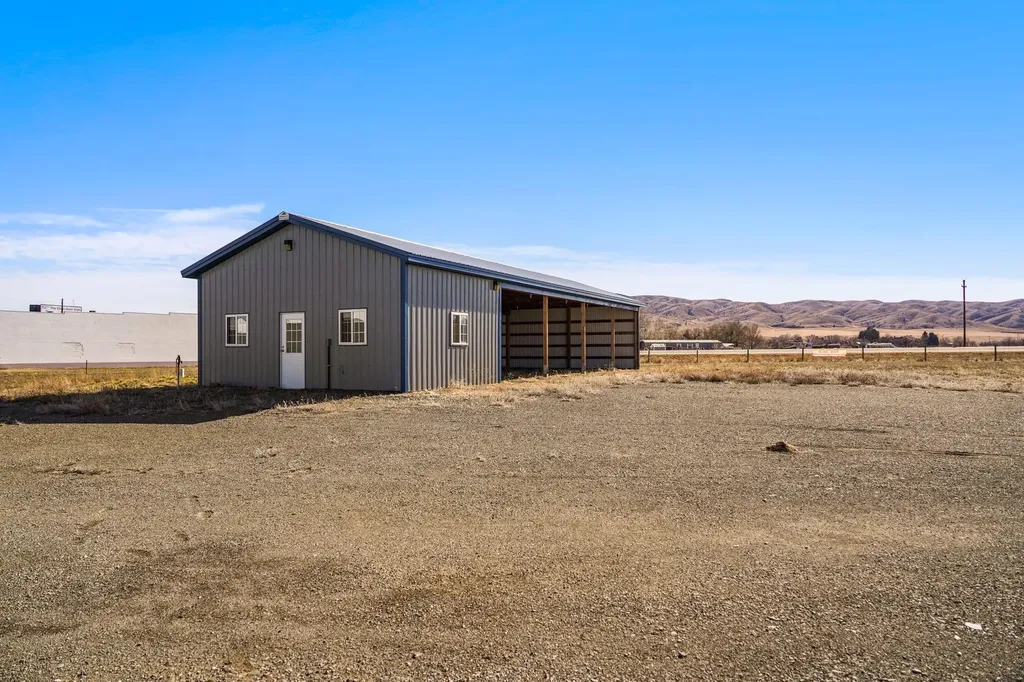 8866 Highway 287 Toston MT 59643