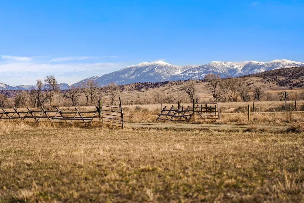 8866 Highway 287 Toston MT 59643