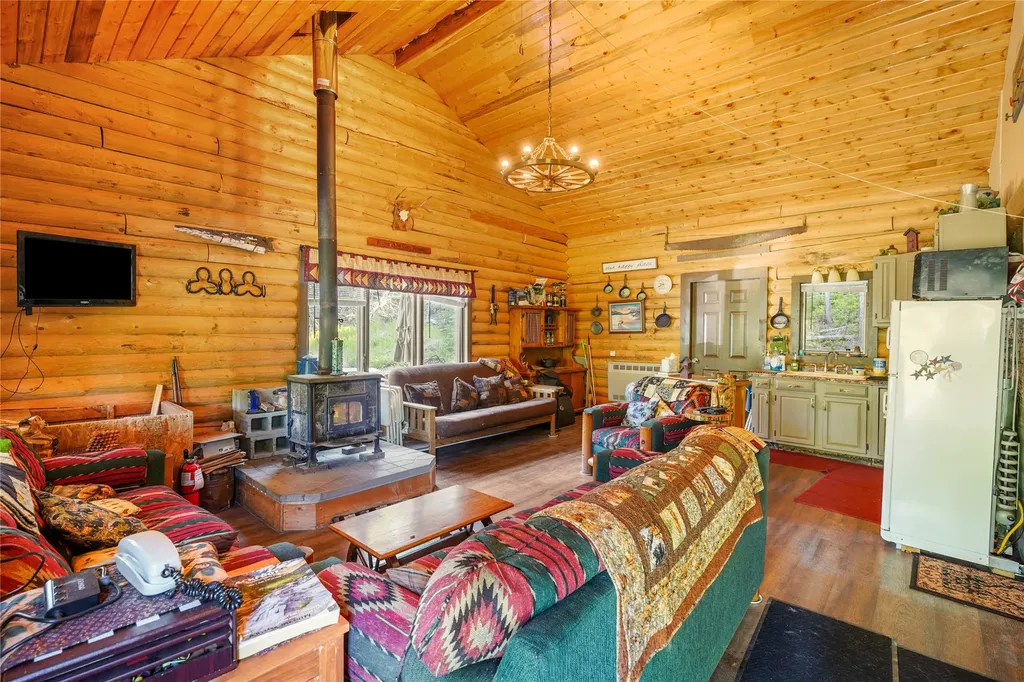 4995 Telegraph Creek Road Elliston MT 59728