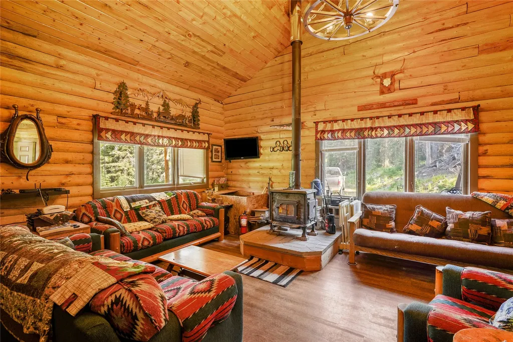 4995 Telegraph Creek Road Elliston MT 59728