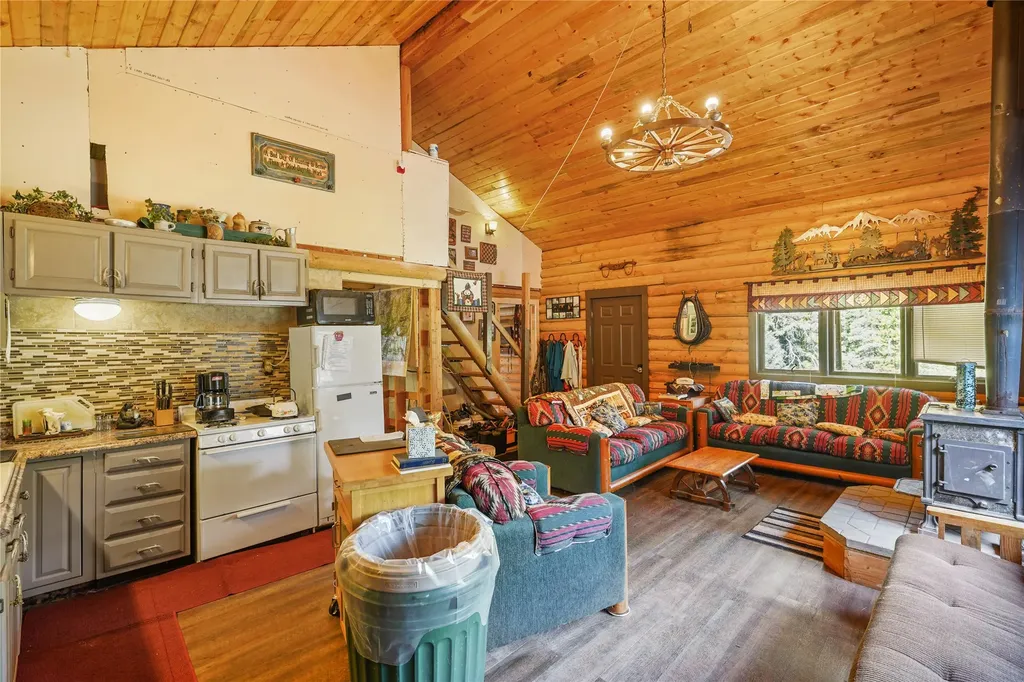 4995 Telegraph Creek Road Elliston MT 59728