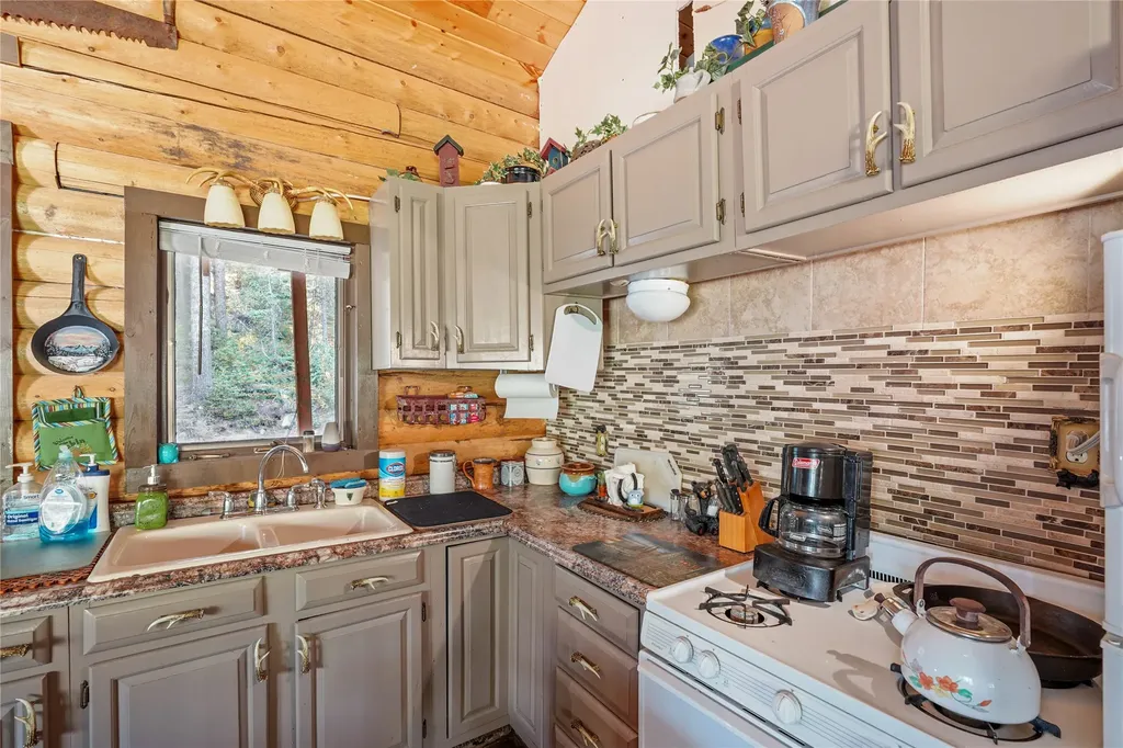 4995 Telegraph Creek Road Elliston MT 59728
