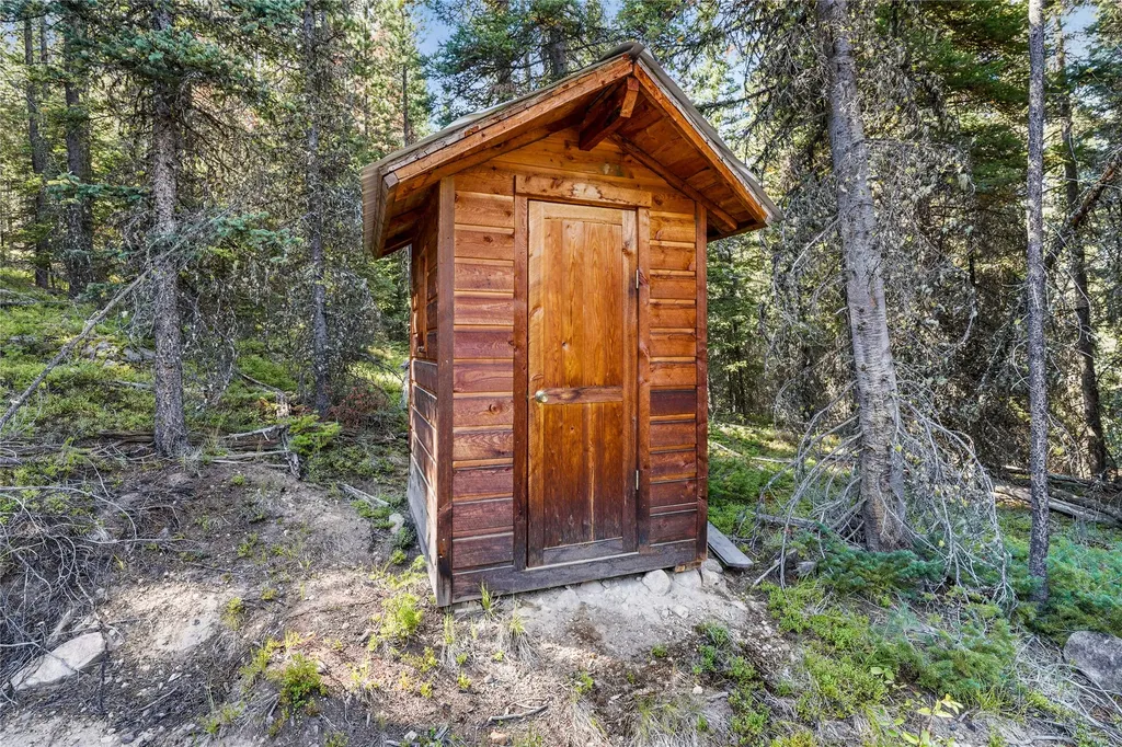 4995 Telegraph Creek Road Elliston MT 59728