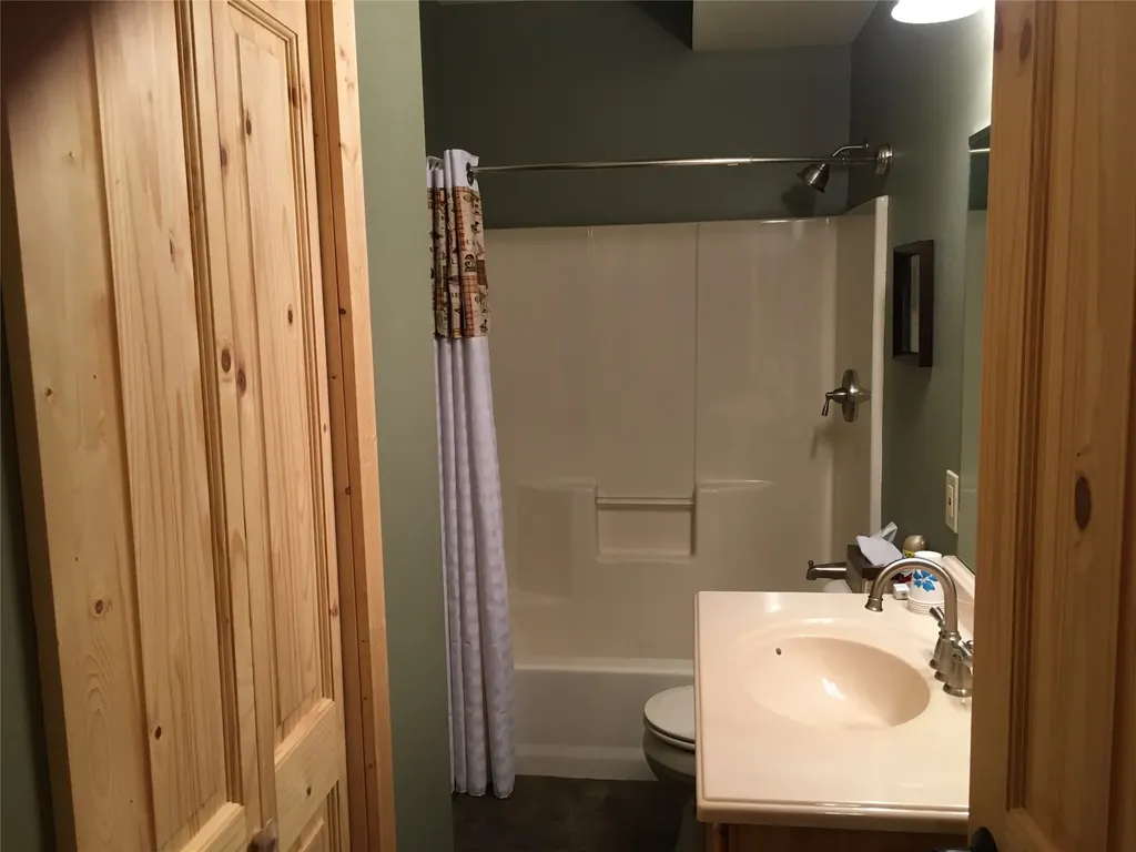 355 Tanager Trail Condon MT 59826