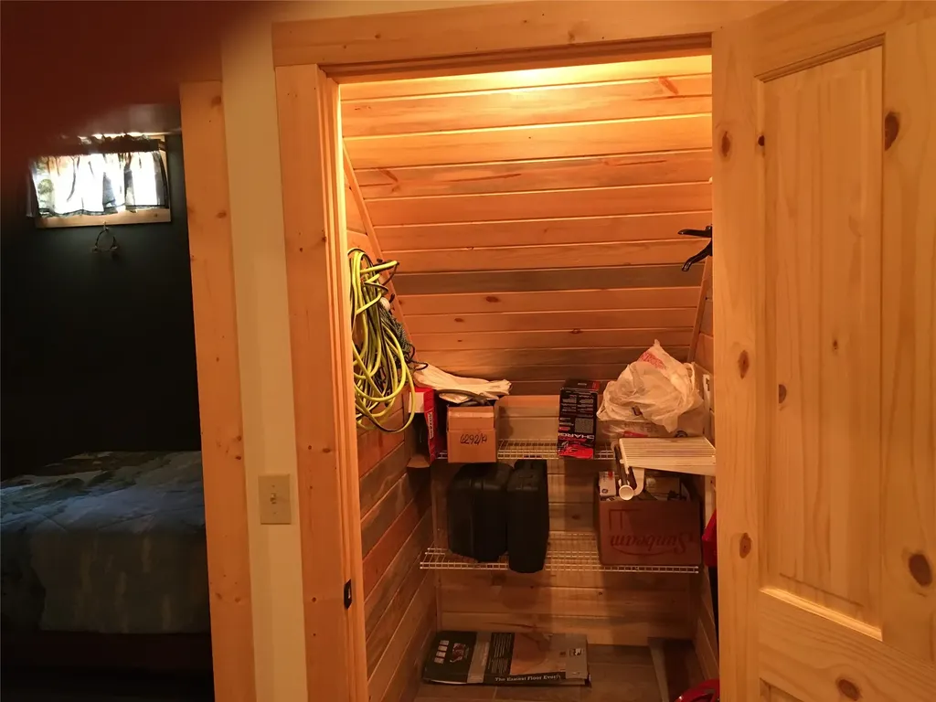 355 Tanager Trail Condon MT 59826