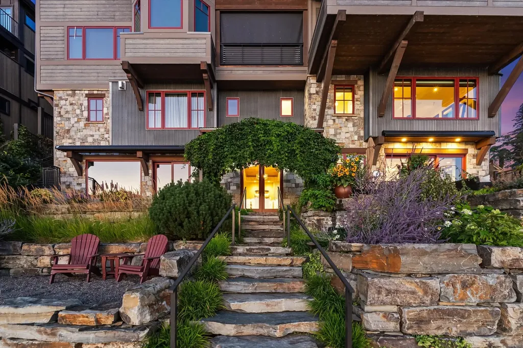 464 Electric Avenue Bigfork MT 59911