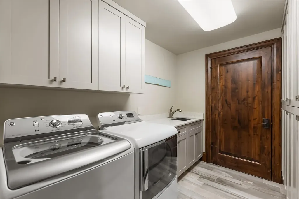 464 Electric Avenue Bigfork MT 59911
