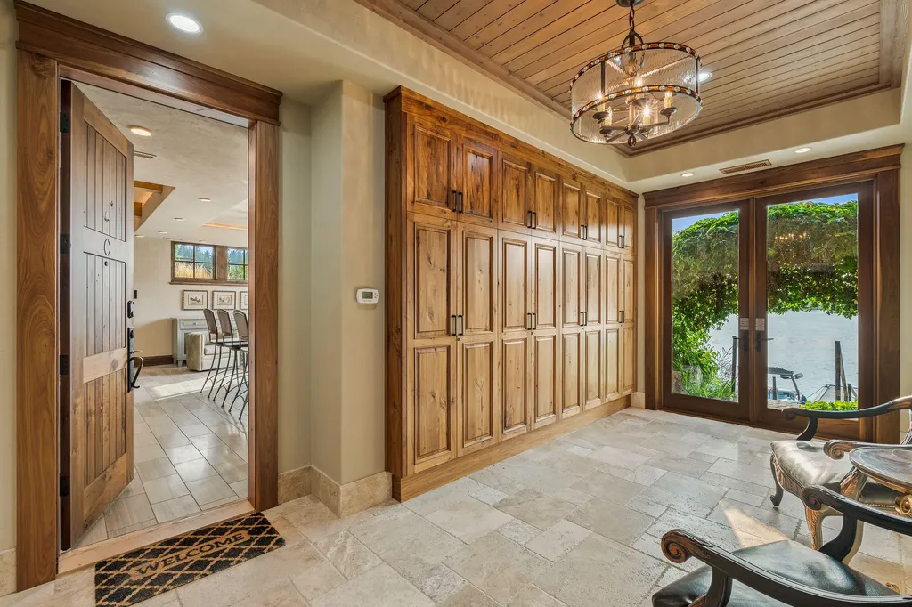 464 Electric Avenue Bigfork MT 59911