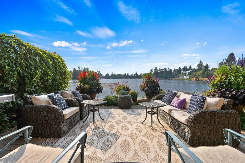 464 Electric Avenue Bigfork MT 59911