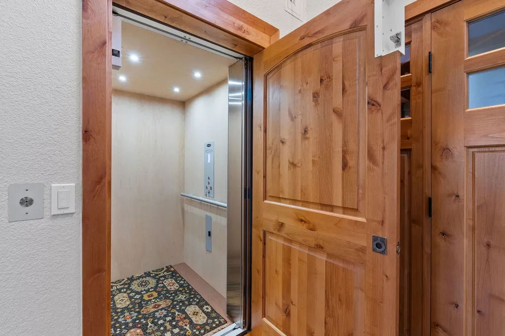 1922 Suncrest Drive Whitefish MT 59937