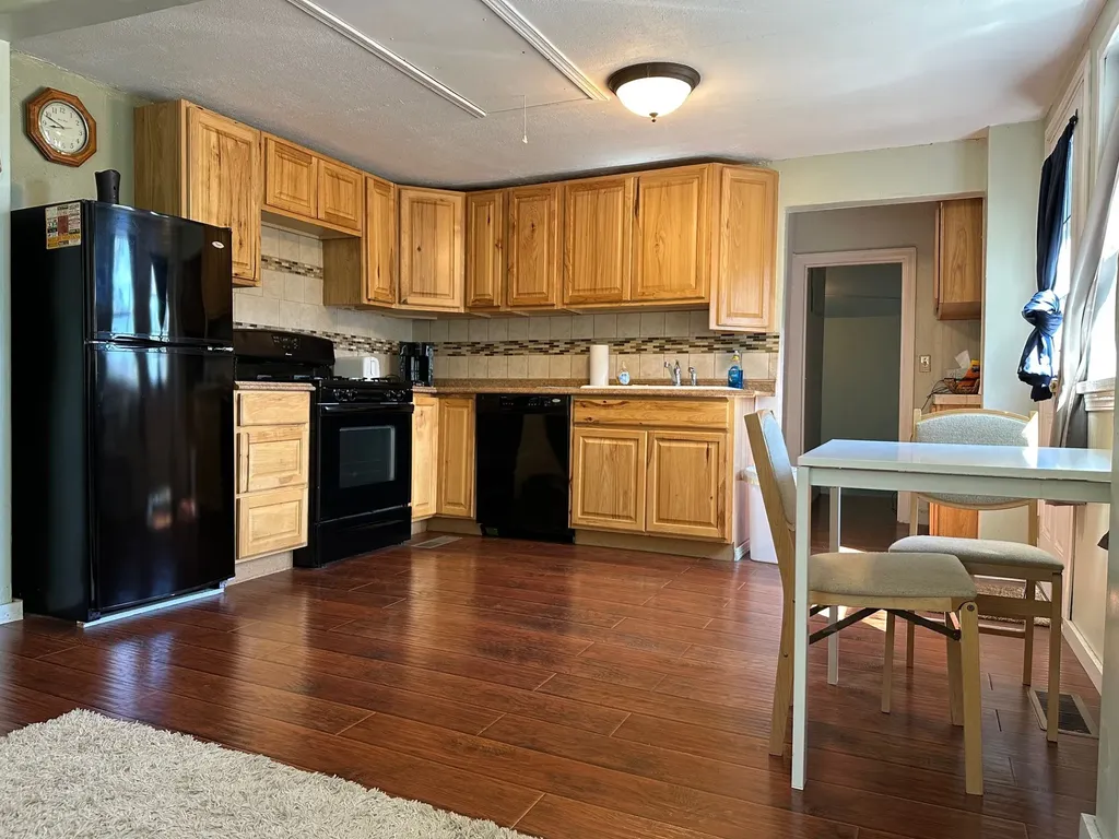 256 1st Avenue SE Shelby MT 59474