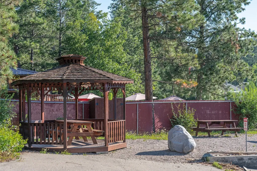 Nhn Yenne Point Road Bigfork MT 59911