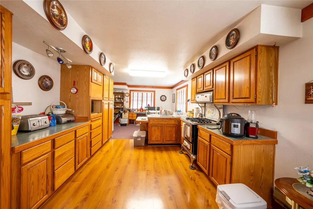 106 N 6th Street Troy MT 59935