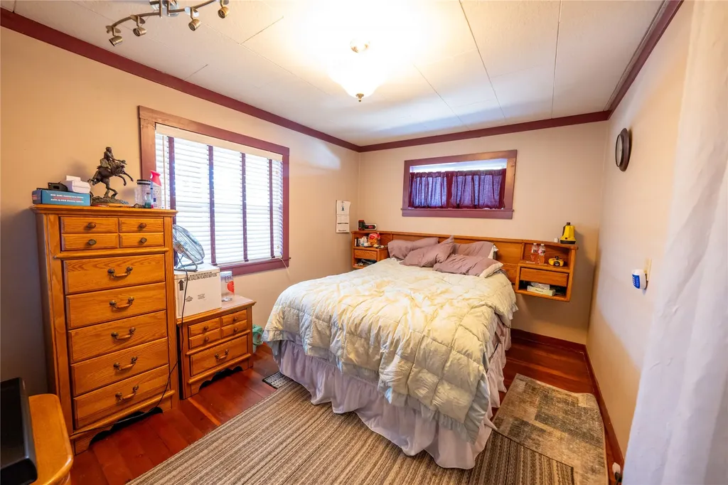106 N 6th Street Troy MT 59935