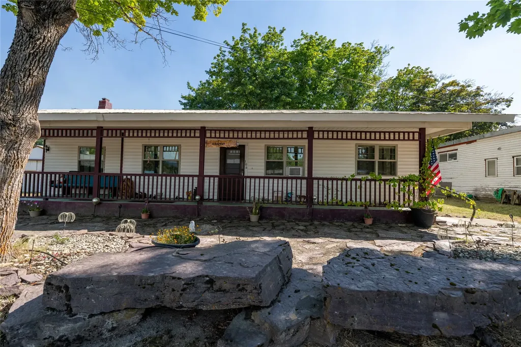 106 N 6th Street Troy MT 59935