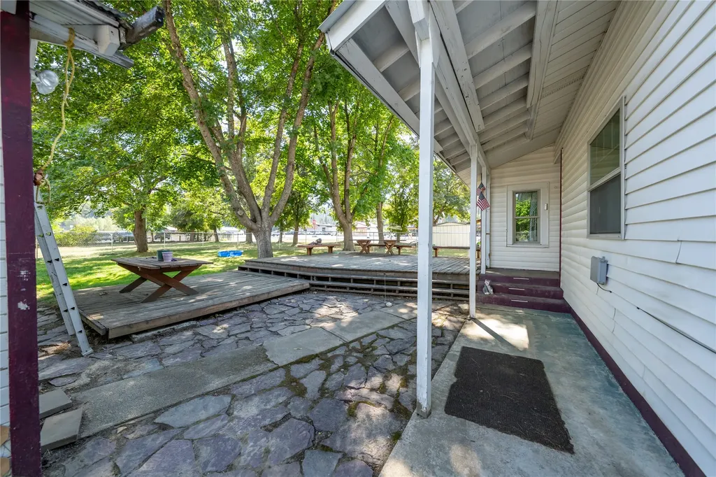 106 N 6th Street Troy MT 59935