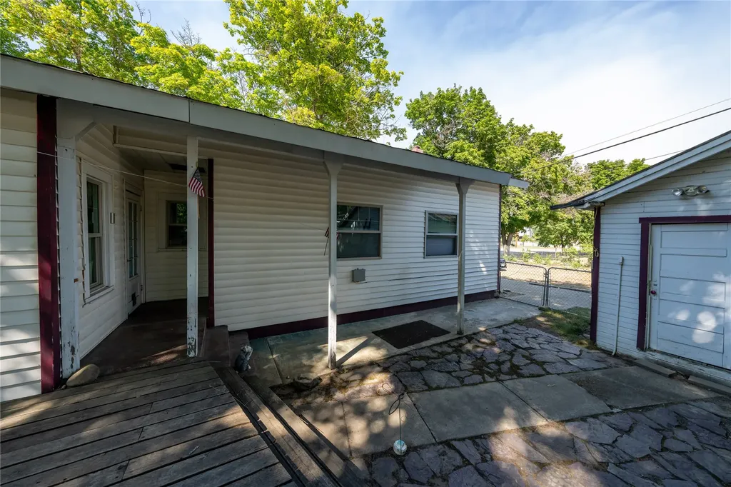 106 N 6th Street Troy MT 59935