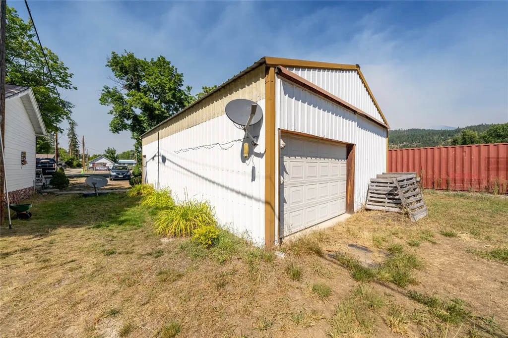 106 N 6th Street Troy MT 59935