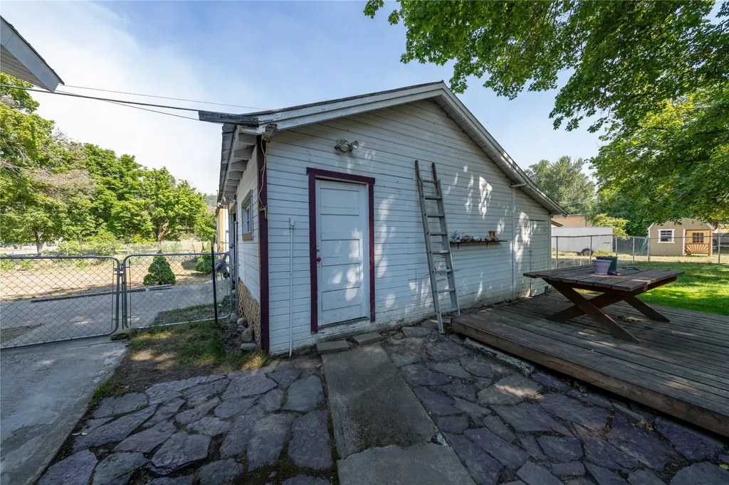 106 N 6th Street Troy MT 59935