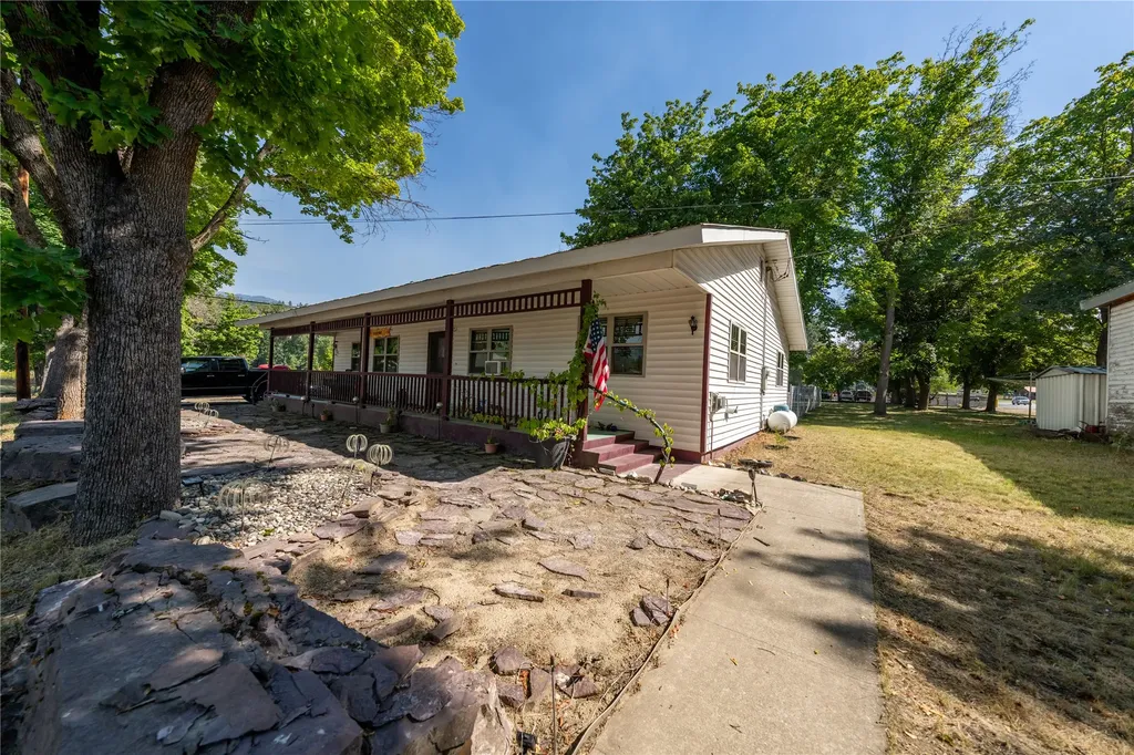 106 N 6th Street Troy MT 59935