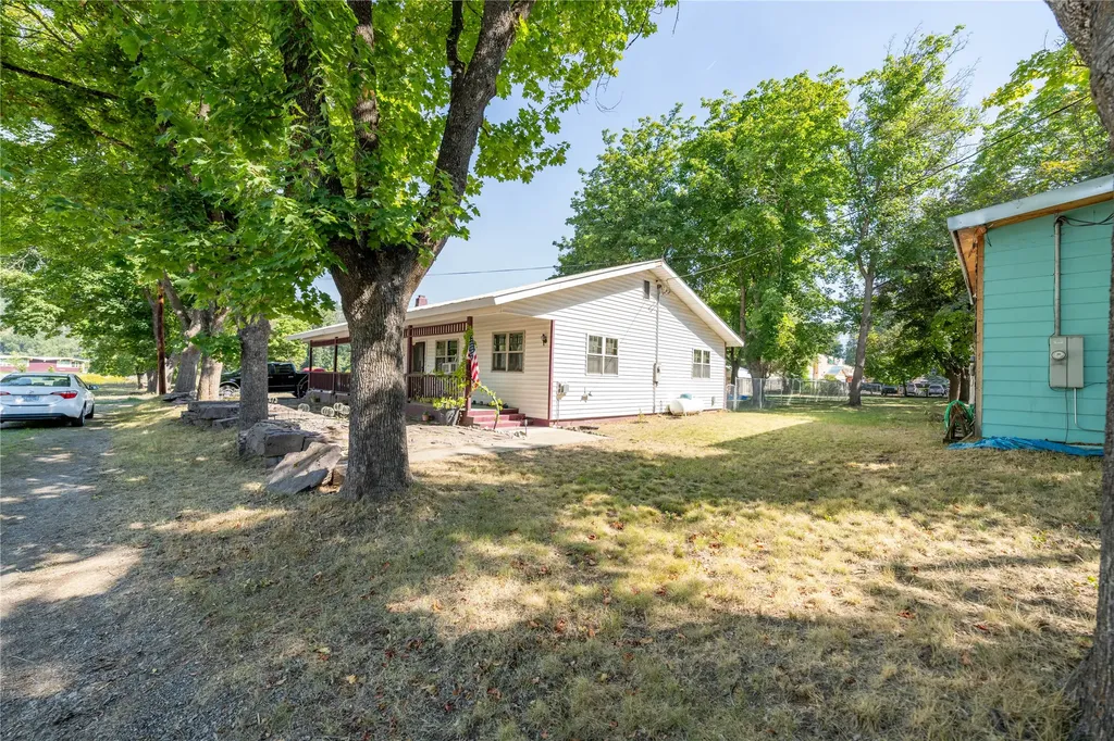 106 N 6th Street Troy MT 59935