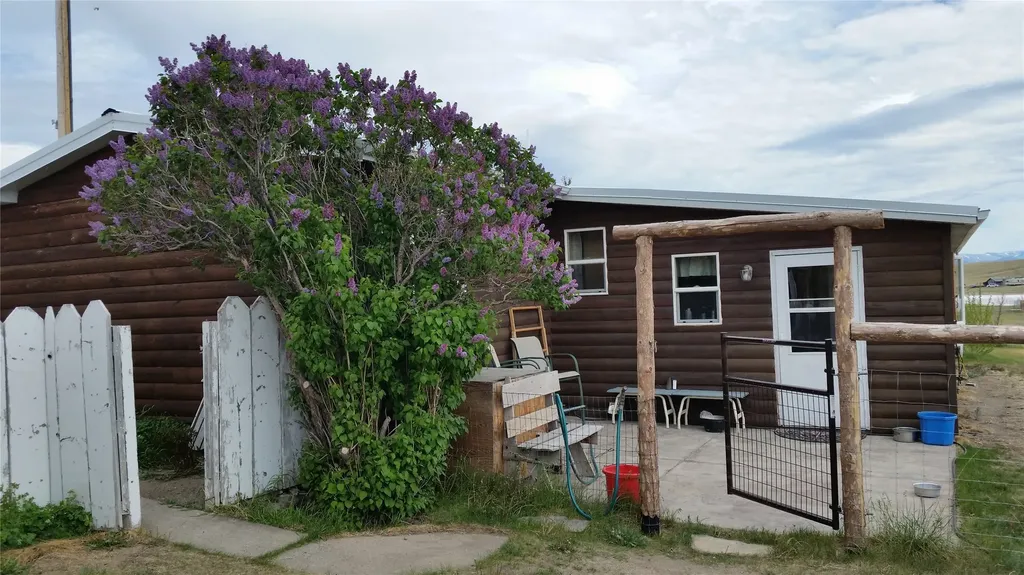 3876 W Bitterroot Lane Augusta MT 59410