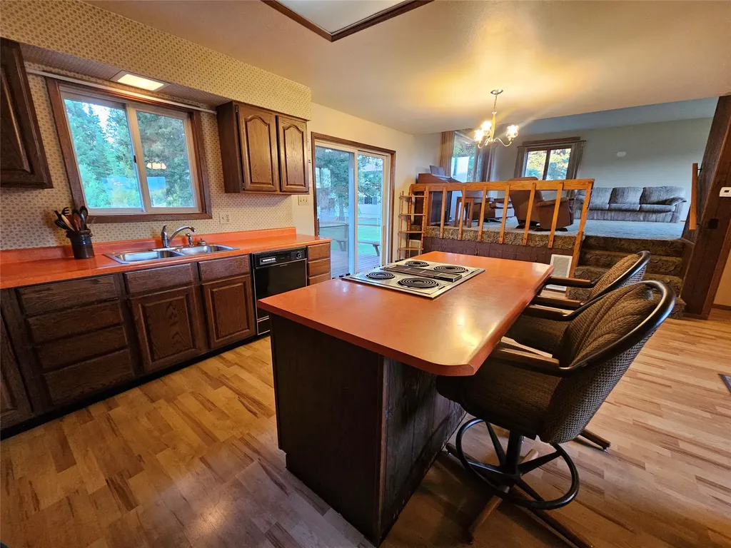 2133 W Mt Highway 200 Lincoln MT 59639