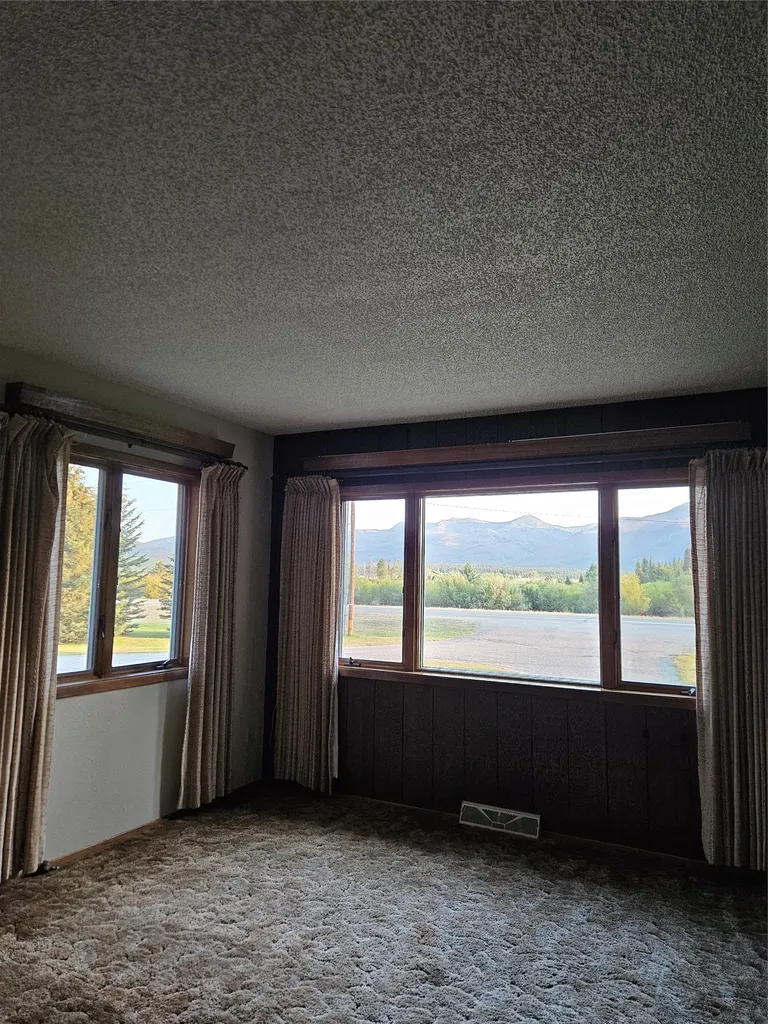 2133 W Mt Highway 200 Lincoln MT 59639