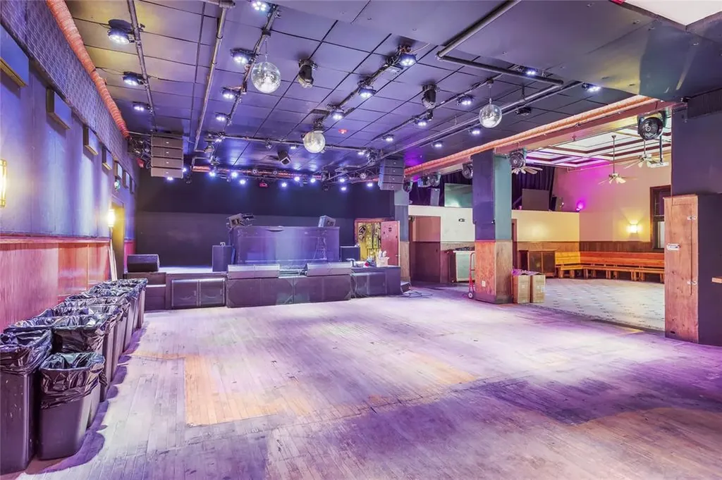 135 W Broadway Street Missoula MT 59802