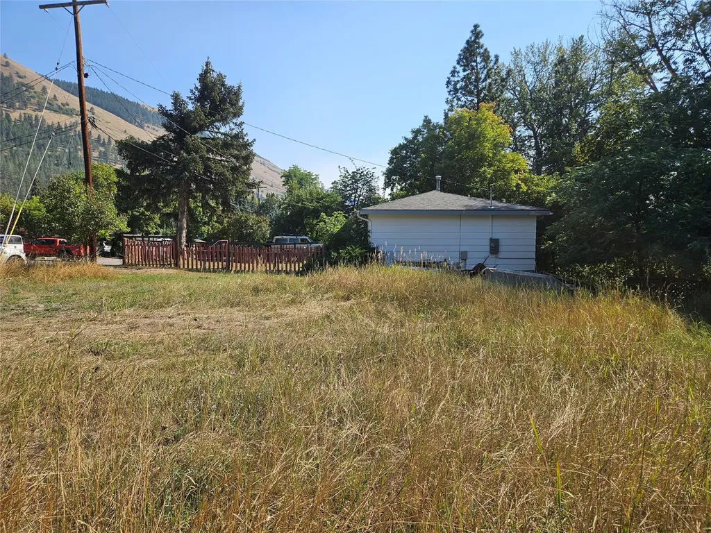 2411 Raymond Avenue Missoula MT 59802