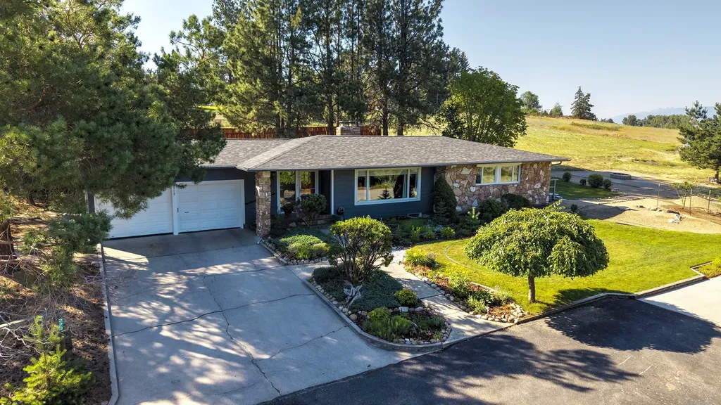 379 Fairgrounds Road Hamilton MT 59840