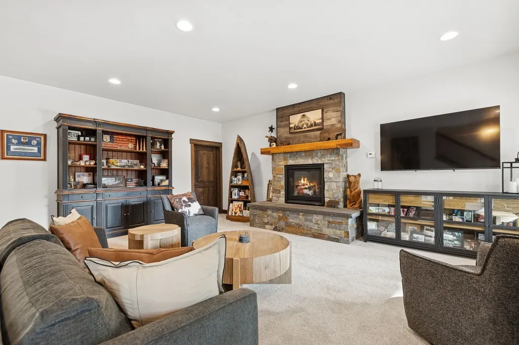 30 Boulder Lane Eureka MT 59917