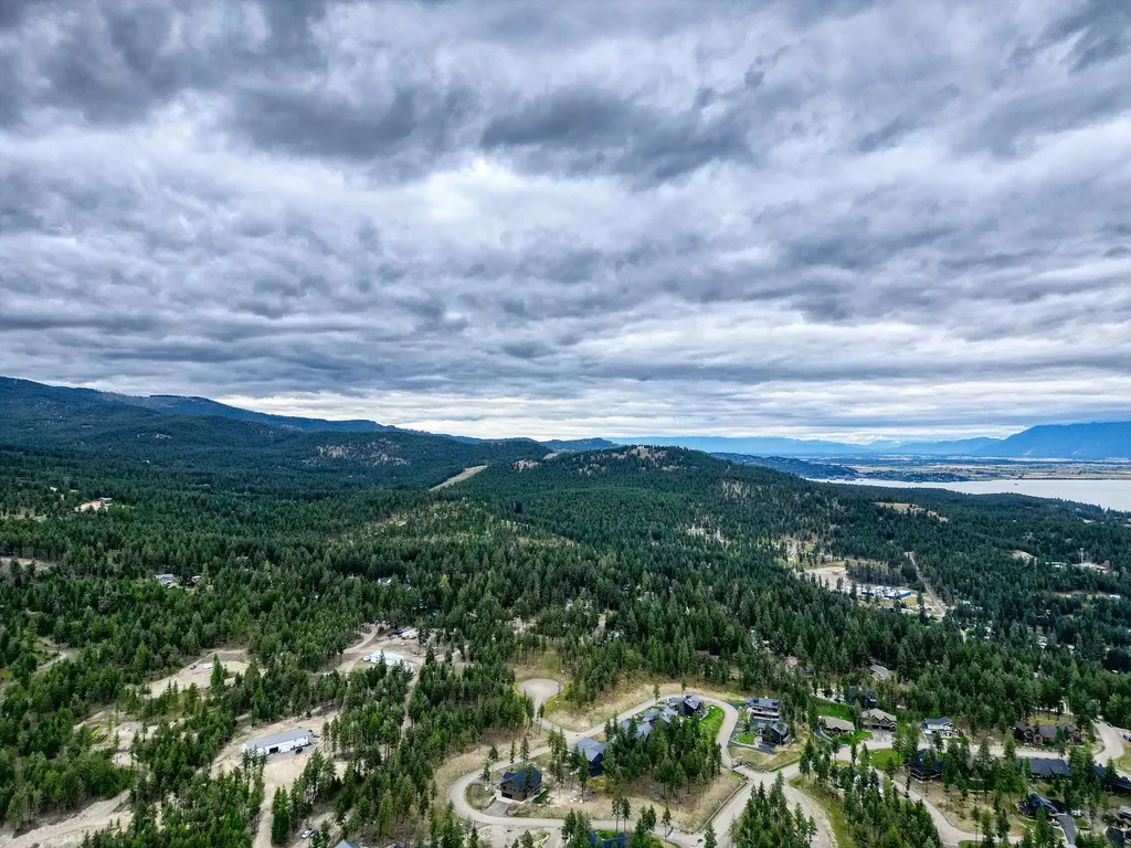 129 Blacktail Loop Lakeside MT 59922