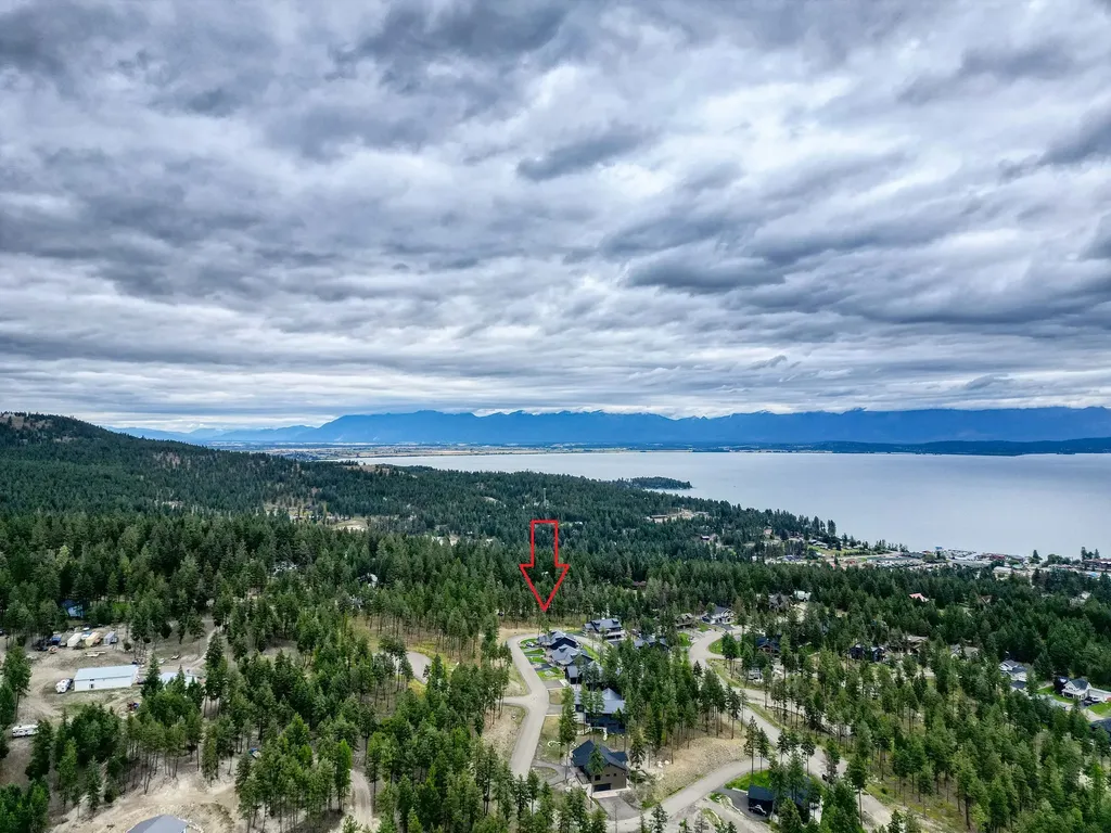 129 Blacktail Loop Lakeside MT 59922