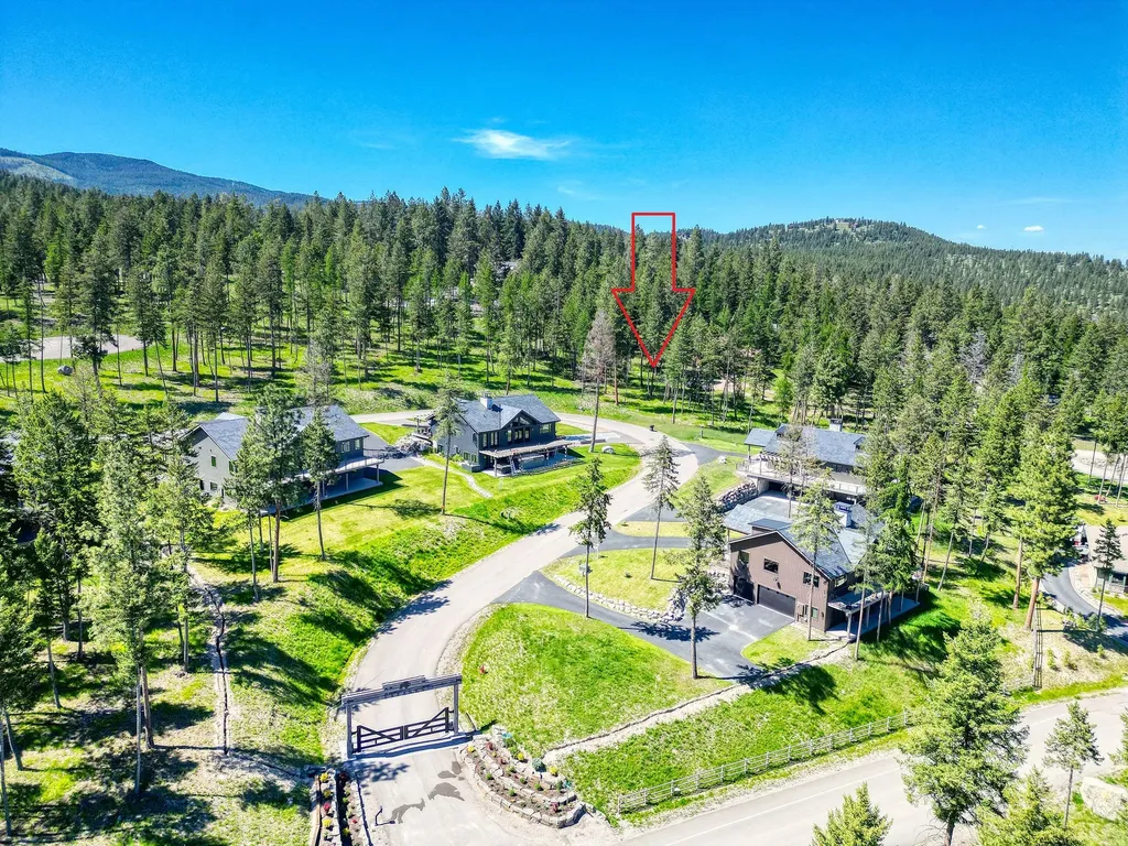 129 Blacktail Loop Lakeside MT 59922