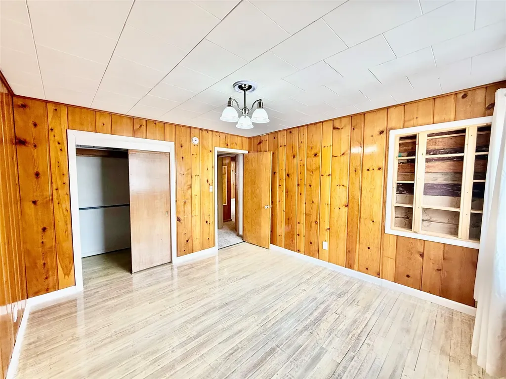 676 Hill Avenue Shelby MT 59474