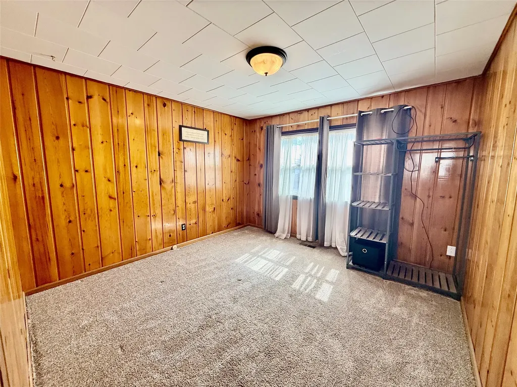676 Hill Avenue Shelby MT 59474