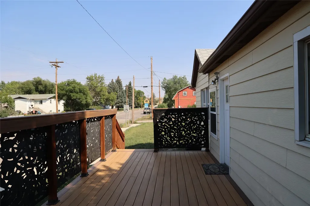 676 Hill Avenue Shelby MT 59474